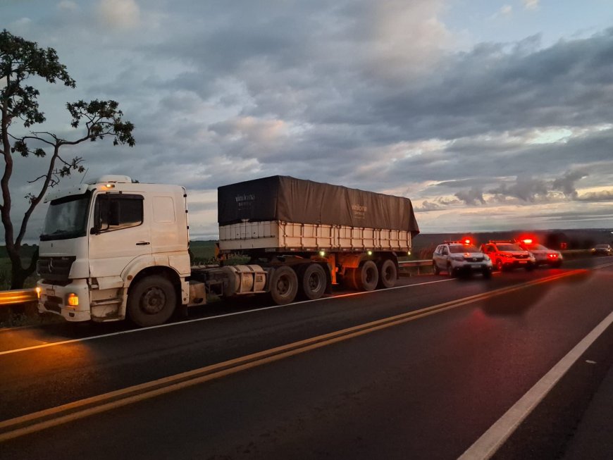 Patrocínio/MG. Polícia Militar Realiza Operação que Resulta em Prisão e Apreensão de Carga de Café Roubada