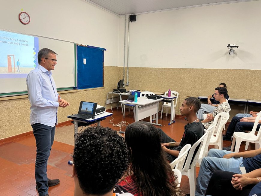 ACIP/CDL retomam visitas escolares com o Programa EMPREGA+