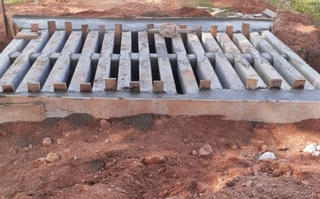 SECRETARIA MUNICIPAL DE OBRAS MODERNIZA MANUTENÇÃO DE MATA-BURROS NA ZONA RURAL