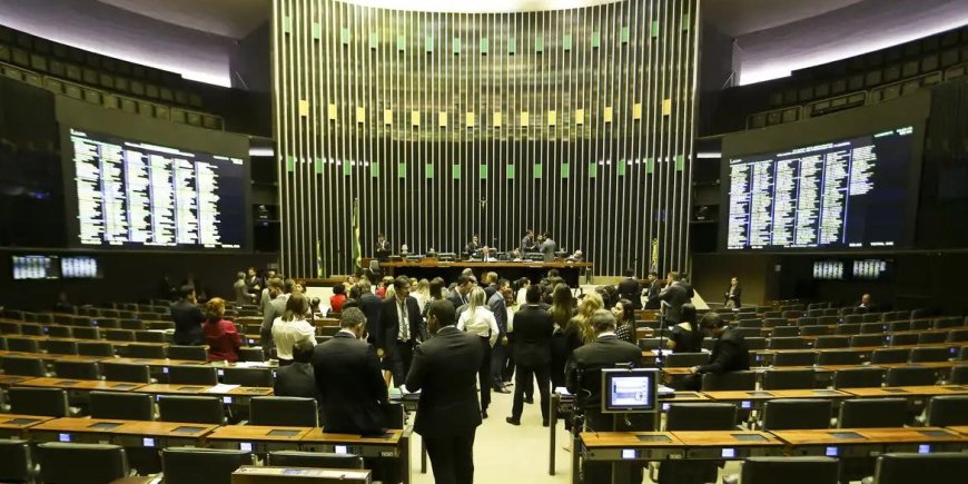 CÂMARA APROVA PROJETO QUE AMPLIA NÚMERO DE DEPUTADOS FEDERAIS