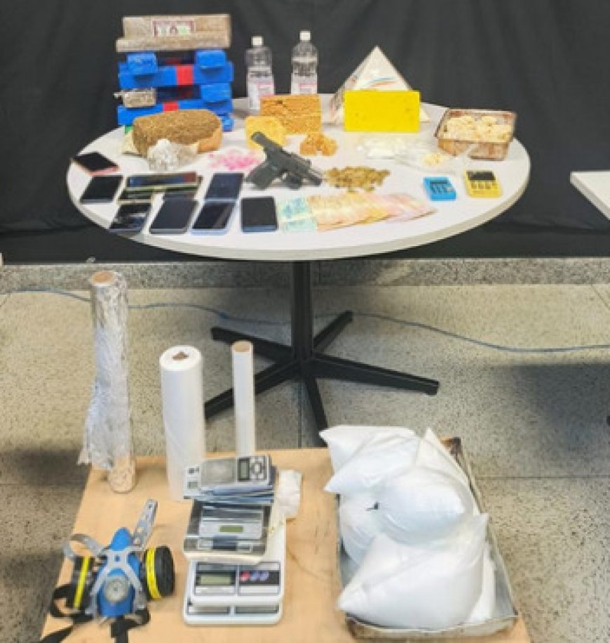 POLÍCIA MILITAR DESMANTELA LABORATÓRIO DE DROGAS E PRENDE TRAFICANTES EM PATROCÍNIO/MG