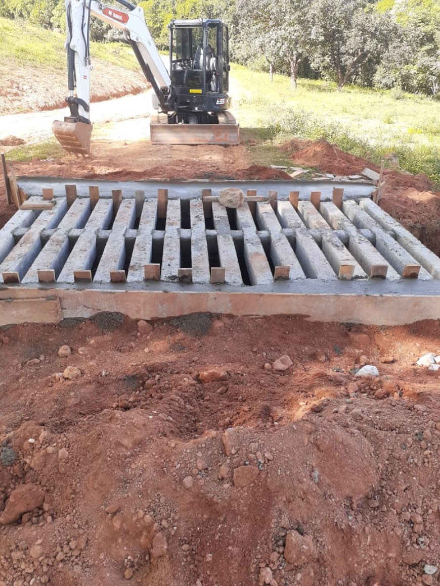 SECRETARIA MUNICIPAL DE OBRAS MODERNIZA MANUTENÇÃO DE MATA-BURROS NA ZONA RURAL