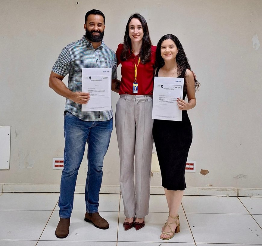 ALUNOS DO UNICERP PHILIPPE E MARIANA E A PROFESSORA GIOVANNA RECEBEM PRÊMIO DE MENÇÃO HONROSA