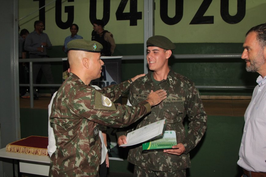 SOLENIDADE DE ENCERRAMENTO DO ANO DE INSTRUÇÃO NO TG 04 020 
