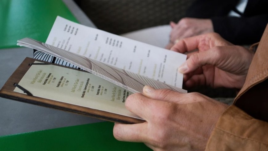 LEI QUE OBRIGA BARES E RESTAURANTES A OFERECEREM CARDÁPIO IMPRESSO É SANCIONADA
