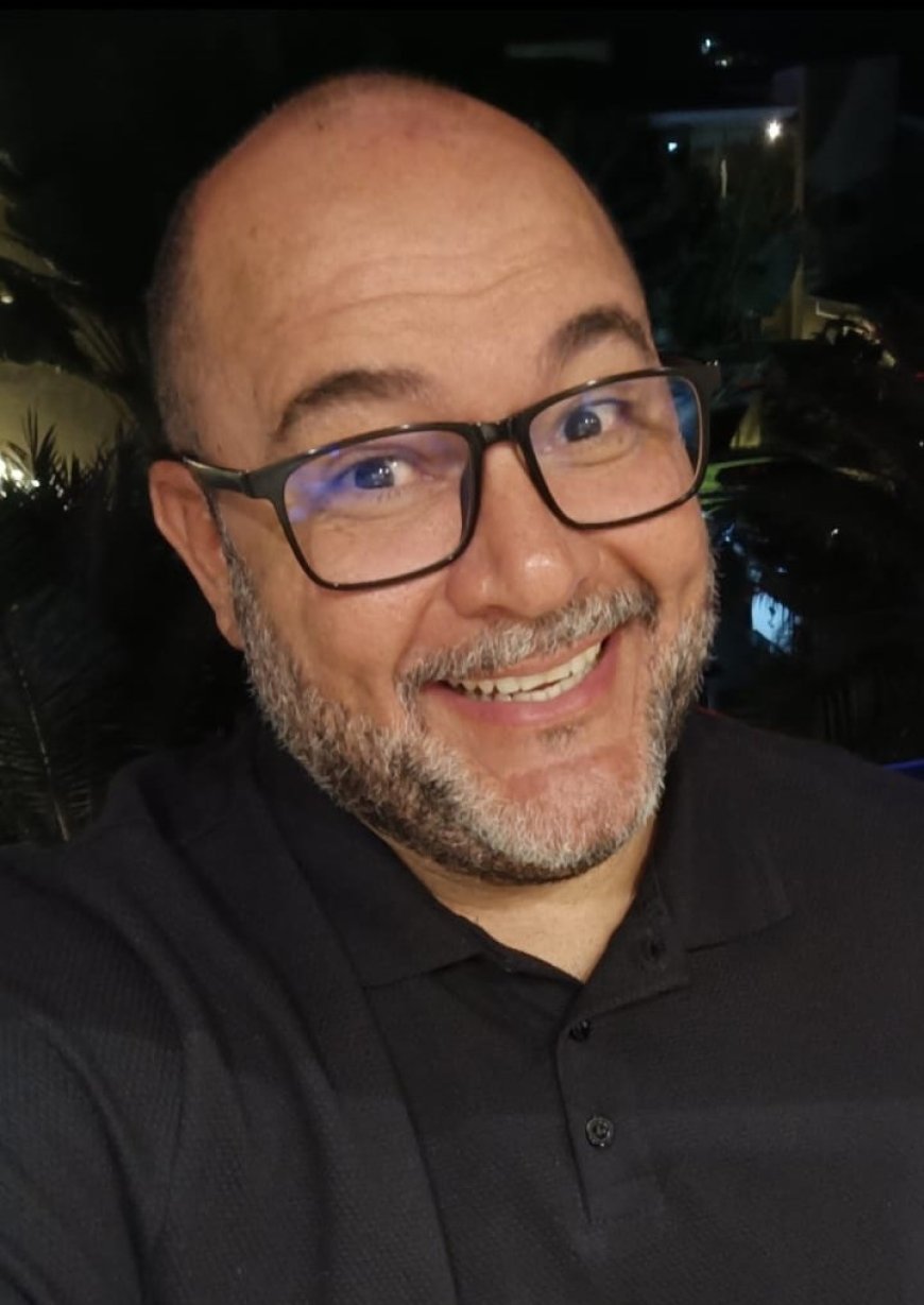 Comediante patrocinense transforma o cotidiano em conteúdo e conquista público nas redes sociais