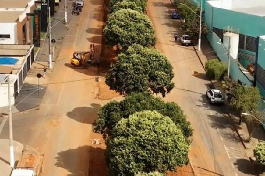 INICIADA OBRAS DE MELHORIA VIÁRIA NA AVENIDA DOS BÁLSAMOS NO BAIRRO MORADA NOVA