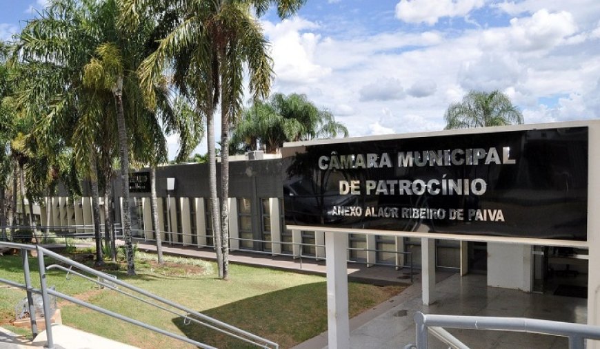 CÂMARA DE PATROCÍNIO VOTA AUXÍLIO ATIRADOR DE 150,00 E CRIAÇÃO DE ESCOLAS CÍVICOS MILITARES