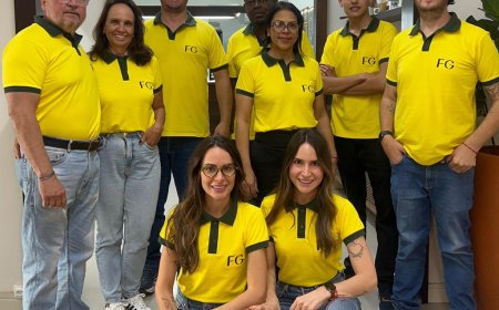 “O CORAÇÃO NA CHUTEIRA: POR QUE AINDA PRECISAMOS PARAR PARA VER O BRASIL JOGAR"